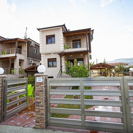Αmalia Lux Villas Vrasná 외부 사진